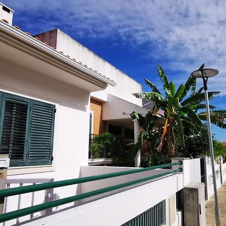 Quarto Duplo Com Kitchenette, Wc E Patio Privativo Apartment Corroios Exterior photo