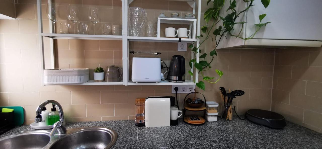 Quarto Duplo Com Kitchenette, Wc E Patio Privativo Apartment Corroios Exterior photo