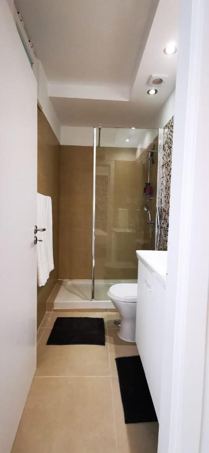 Quarto Duplo Com Kitchenette, Wc E Patio Privativo Apartment Corroios Exterior photo
