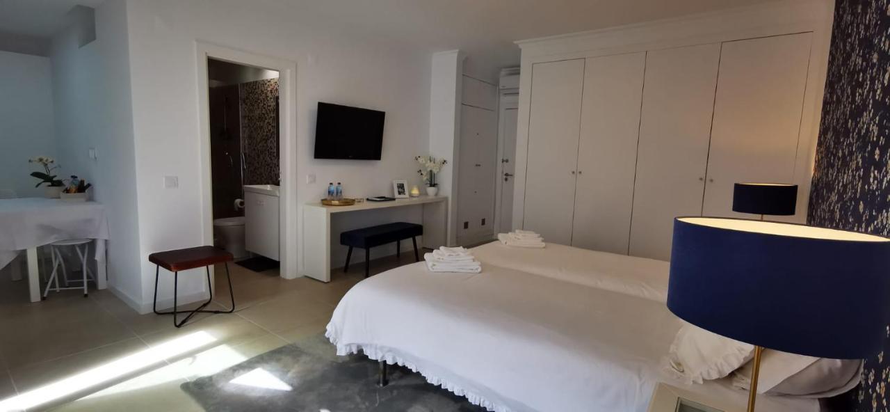 Quarto Duplo Com Kitchenette, Wc E Patio Privativo Apartment Corroios Exterior photo